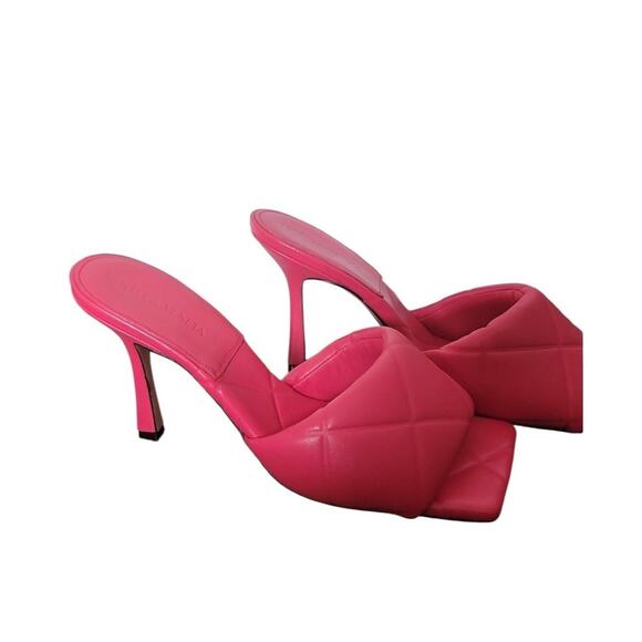 Bottega Veneta Padded Mule in Berry Pink. Size 39 (8.5-9) - Picture 2 of 10